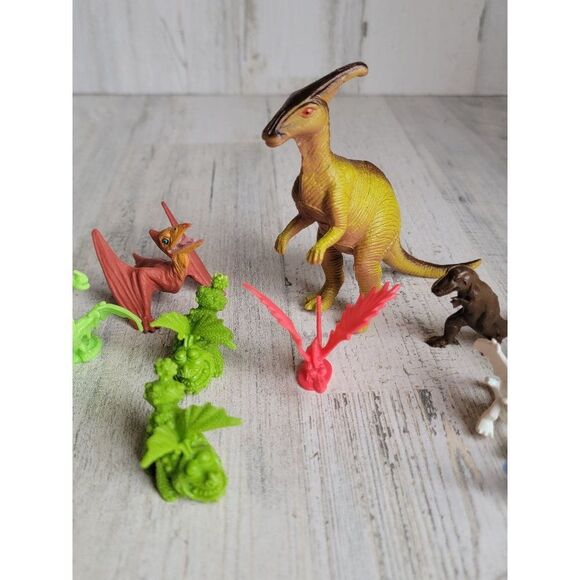 Variety dinosaur play set T-Rex Broncosaurus toy figure - Picture 2 of 7